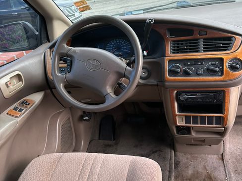 Used 2001 Toyota Sienna CE FWD image 12