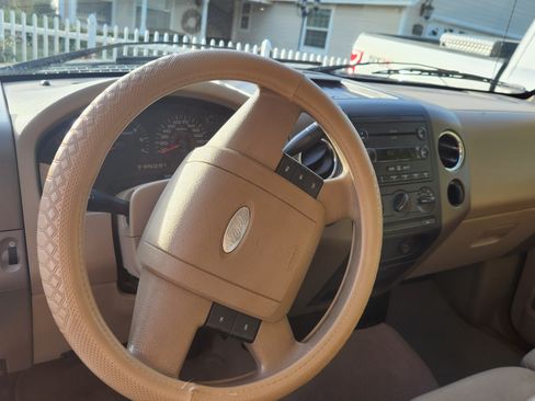 Used 2007 Ford F150 XLT image 9