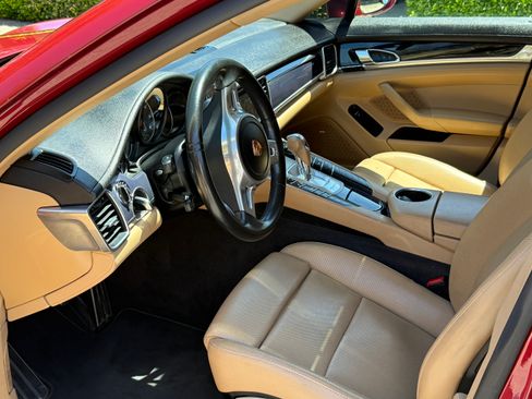 Used 2016 Porsche Panamera image 5