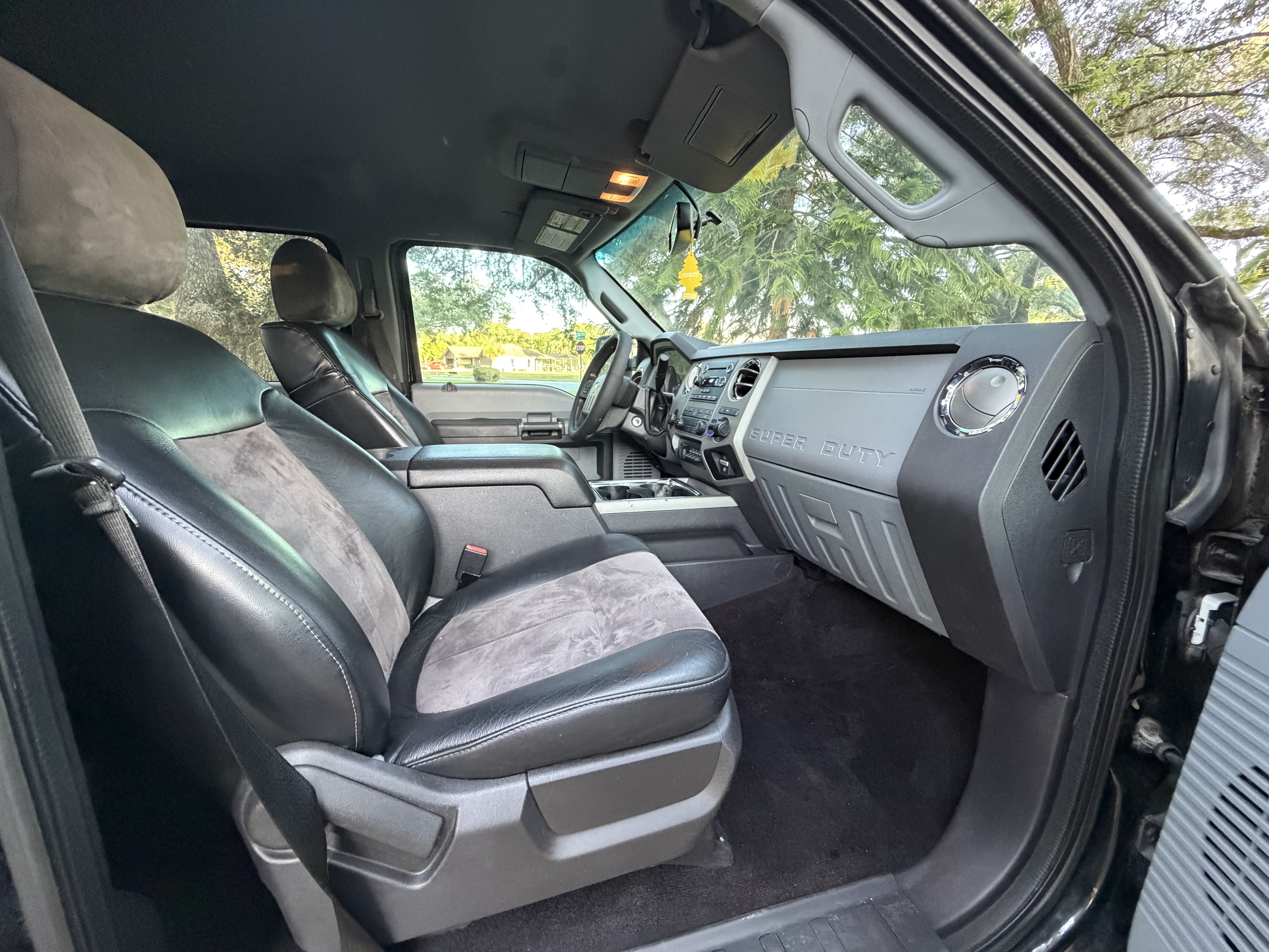 Used 2016 Ford F250 XLT w/ XLT Premium Package AWD/4WD image 15