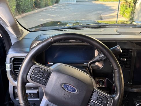 Used 2023 Ford F450 Lariat image 15