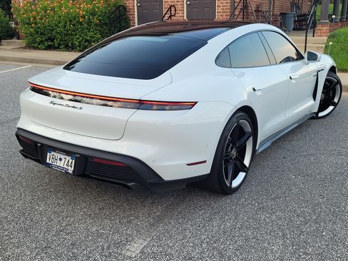 Used 2020 Porsche Taycan Turbo S image 14