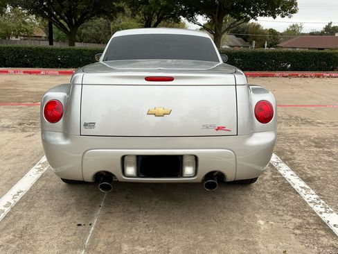 Used 2005 Chevrolet SSR Convertible Pickup 2D w/ Preferred Equipment Group image 6