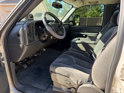 Used 2006 Chevrolet Silverado 2500 LT w/ Onstar Plus Package AWD/4WD image 15
