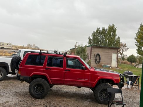 Used 2000 Jeep Cherokee Classic image 4