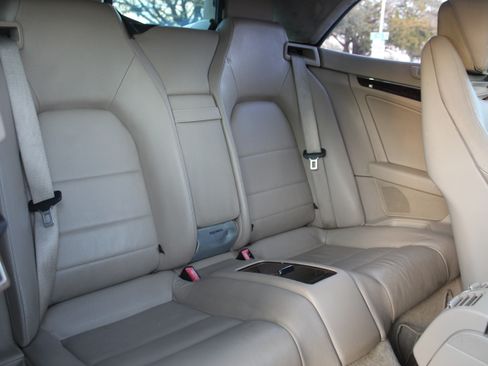 Used 2011 Mercedes-Benz E 350 Cabriolet image 6