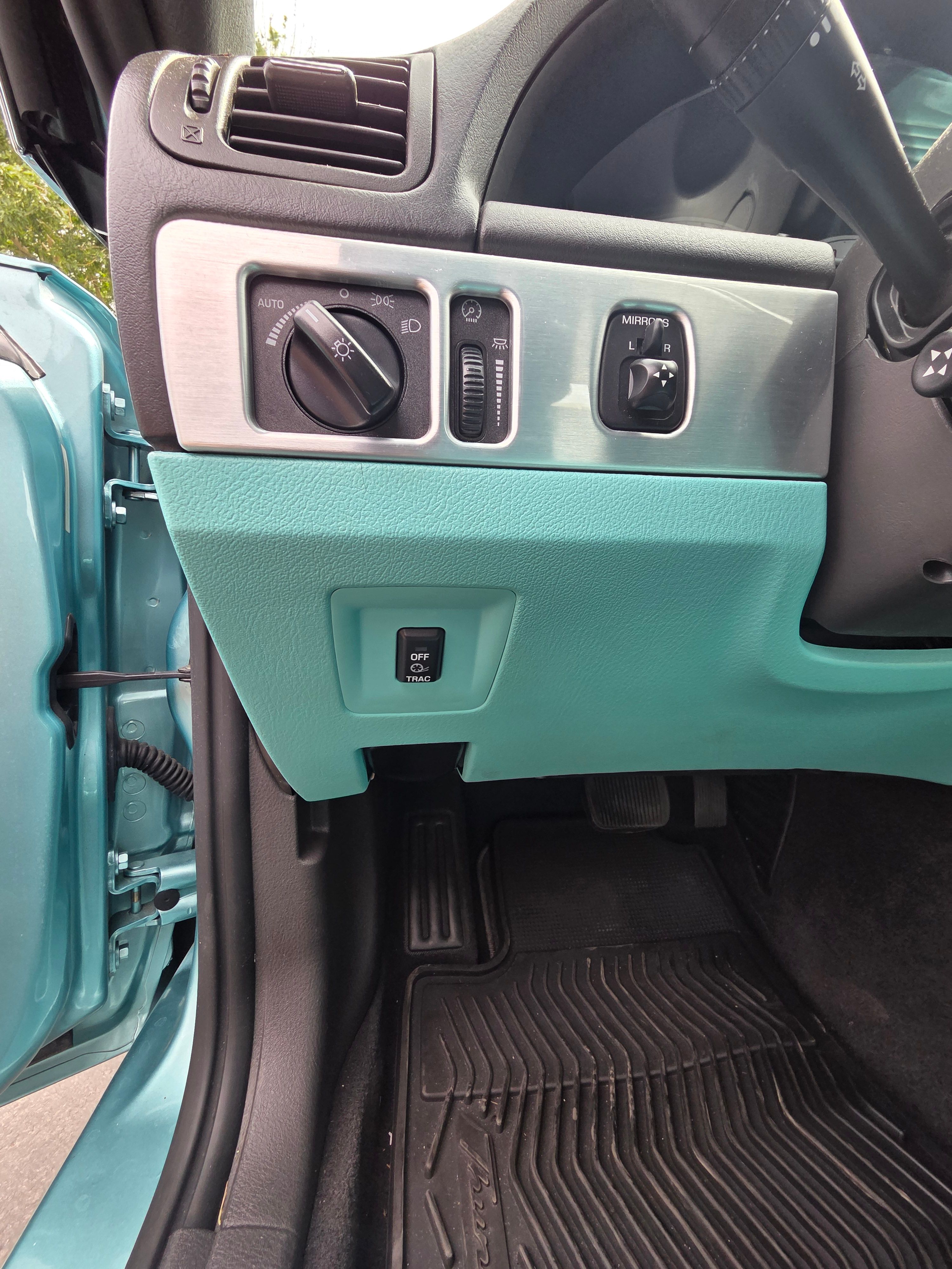 Used 2002 Ford Thunderbird RWD image 13