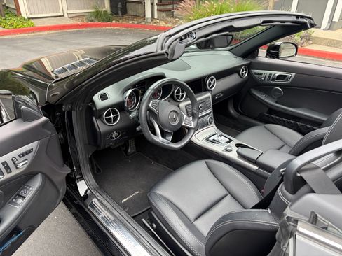 Used 2018 Mercedes-Benz SLC 300 image 9
