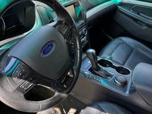 Used 2016 Ford Explorer XLT w/ Equipment Group 202A AWD/4WD image 24