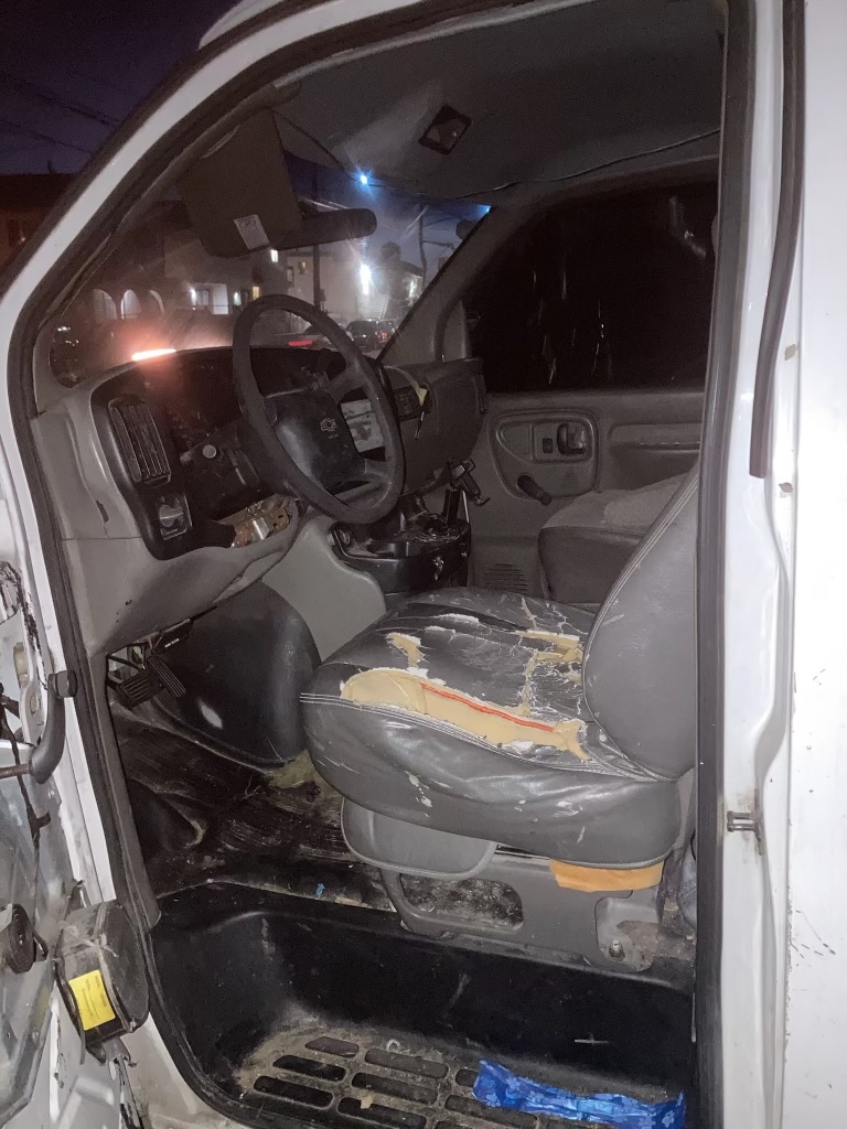 Used 2001 Chevrolet Express 2500 RWD image 8