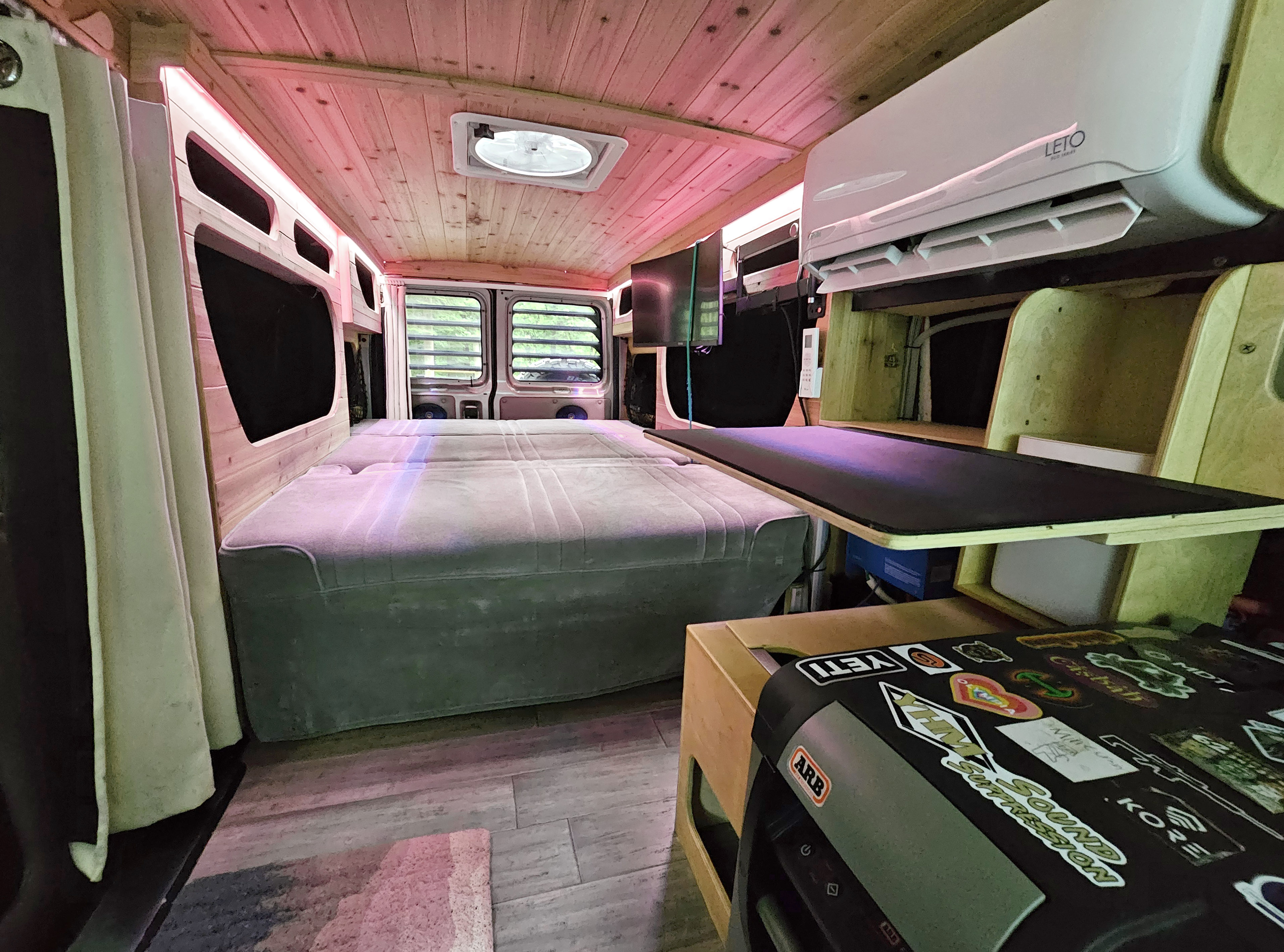 Used 2002 Ford E-350 and Econoline 350 Extended Super Duty RWD image 25