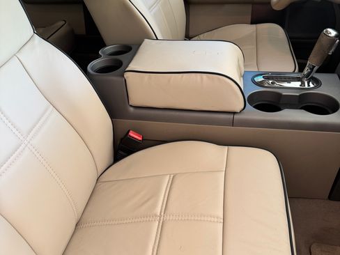 Used 2006 Lincoln Mark LT 2WD image 9