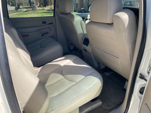 Used 2006 Cadillac Escalade ESV AWD image 12