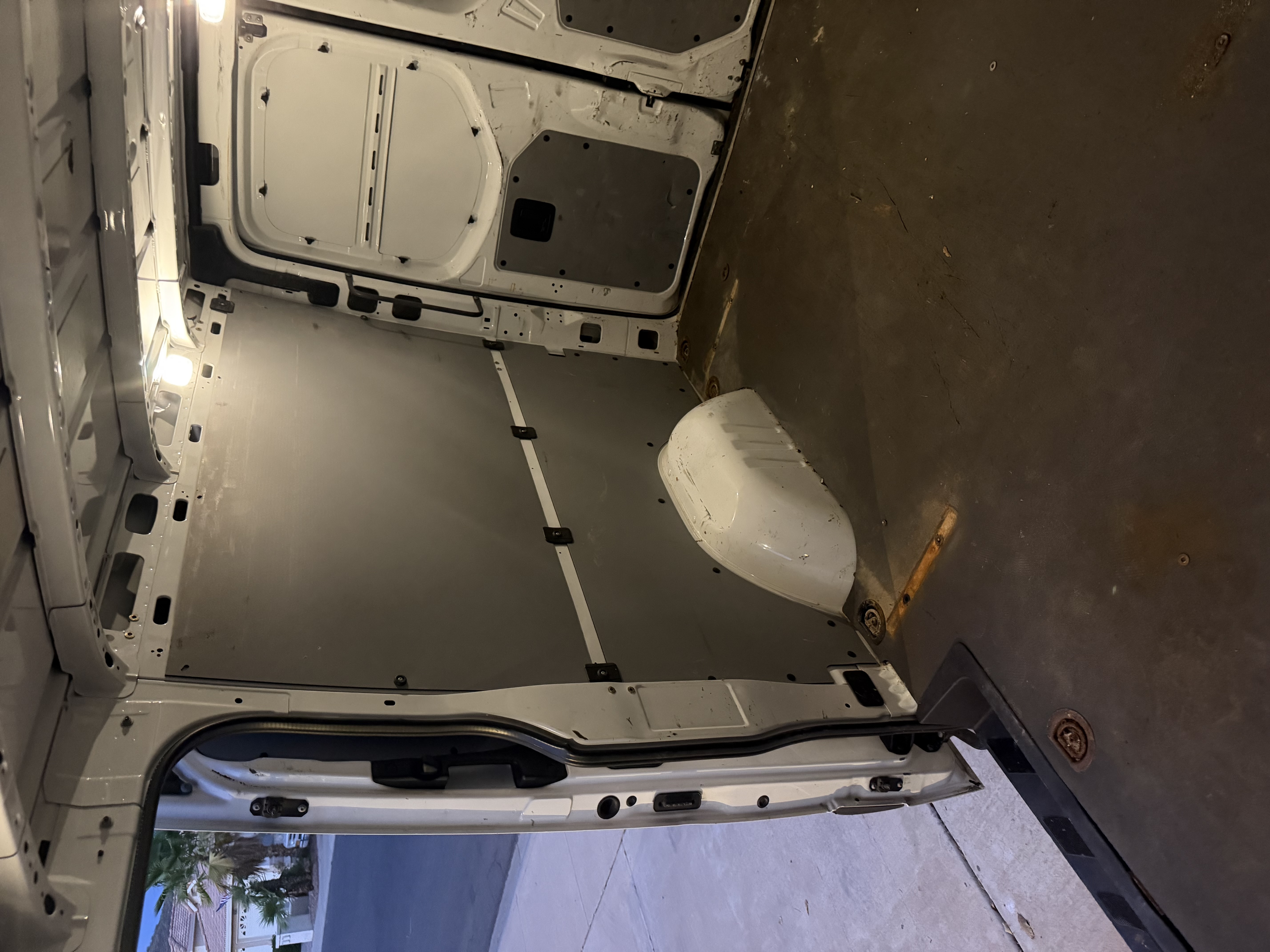 Used 2021 Mercedes-Benz Sprinter 1500 image 2