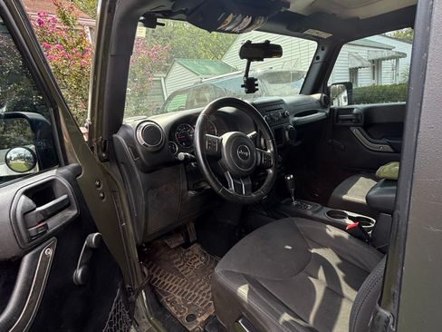 Used 2015 Jeep Wrangler Sport AWD/4WD image 13