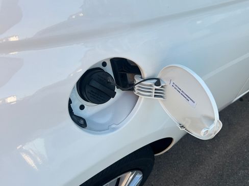 Used 2015 FIAT 500 Pop image 25