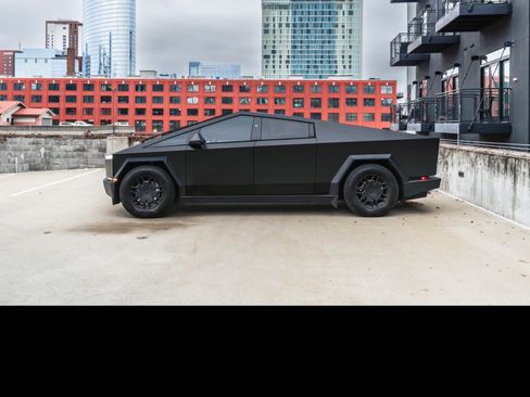 Used 2024 Tesla Cybertruck Cyberbeast AWD/4WD image 5