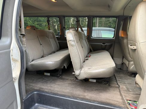 Used 2016 Chevrolet Express 3500 LT w/ LT Preferred Equipment Group RWD image 6