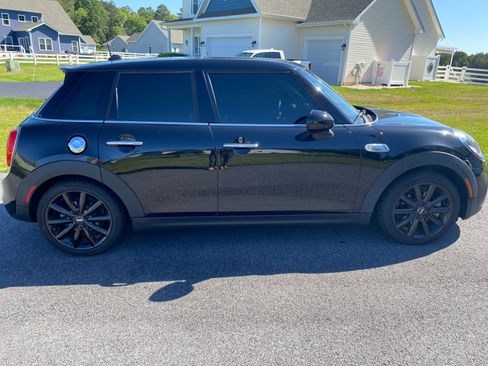 Used 2016 MINI Cooper S FWD image 1