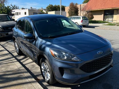 Used 2020 Ford Escape SE AWD/4WD image 4