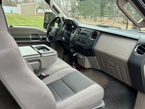 Used 2009 Ford F250 XLT image 6