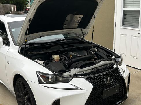 Used 2018 Lexus IS 300 F Sport image 10