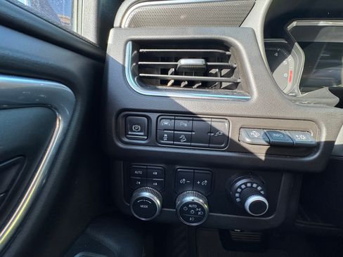 Used 2021 GMC Yukon XL AT4 w/ Rear Media and Nav Package AWD/4WD image 12