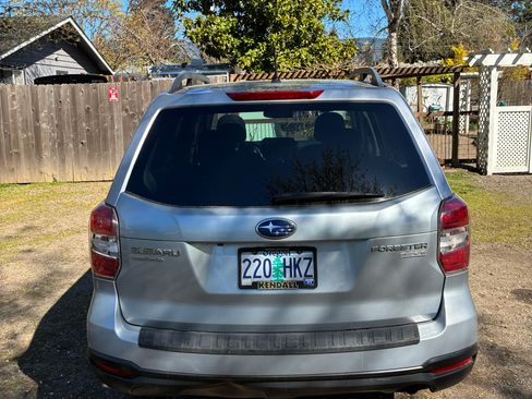 Used 2015 Subaru Forester 2.5i Premium w/ All-Weather Package image 5
