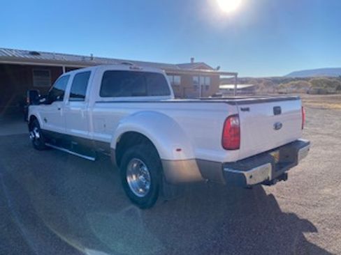 Used 2011 Ford F350 Lariat w/ Lariat Interior Pkg image 12