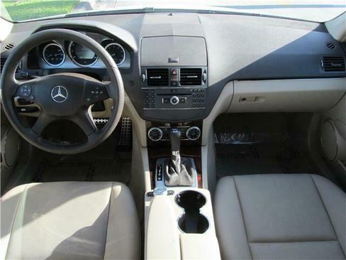 Used 2010 Mercedes-Benz C 300 Sedan image 10
