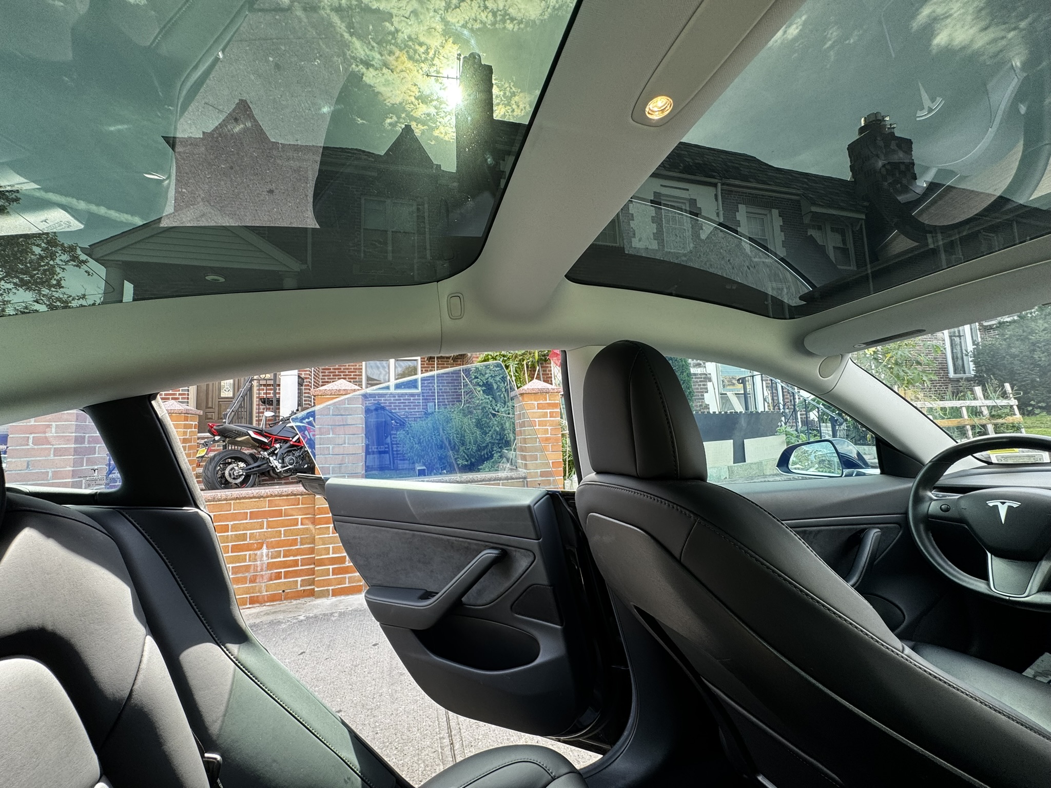 Used 2018 Tesla Model 3 Long Range RWD image 15