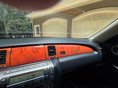 Used 2002 Lexus SC 430 Convertible image 16