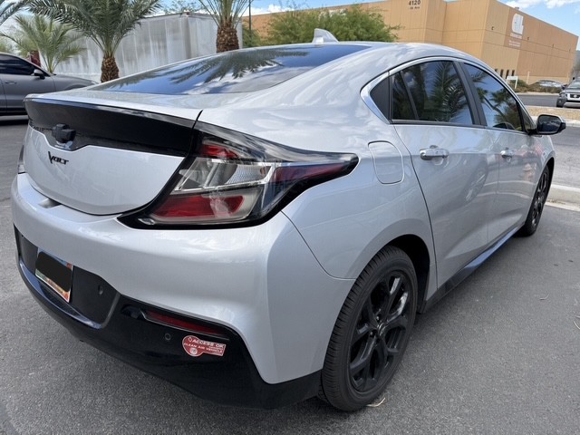 Used 2017 Chevrolet Volt Premier w/ Driver Confidence II Package FWD image 5