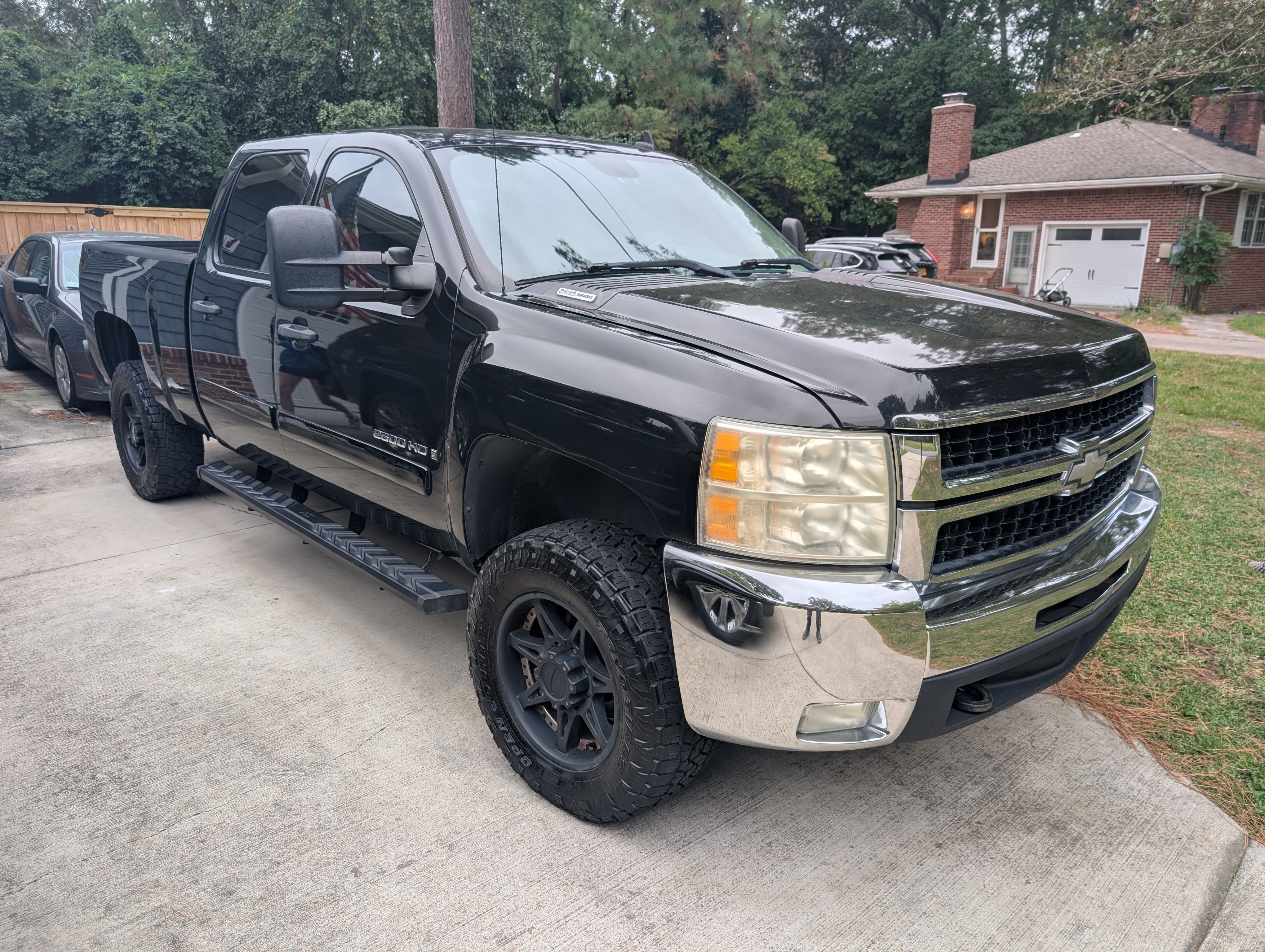Used 2008 Chevrolet Silverado 2500 LT w/ 1LT Convenience Package AWD/4WD image 1