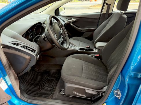 Used 2017 Ford Focus SEL w/ Cold Weather Package image 4