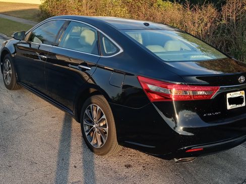Used 2016 Toyota Avalon XLE Plus image 4