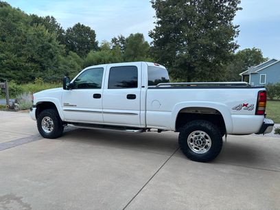 Used 2006 GMC Sierra 2500 W/T w/ Skid Plate Package