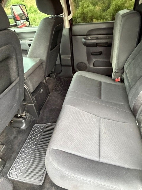 Used 2011 GMC Sierra 2500 SLE w/ SLE Preferred Package AWD/4WD image 18
