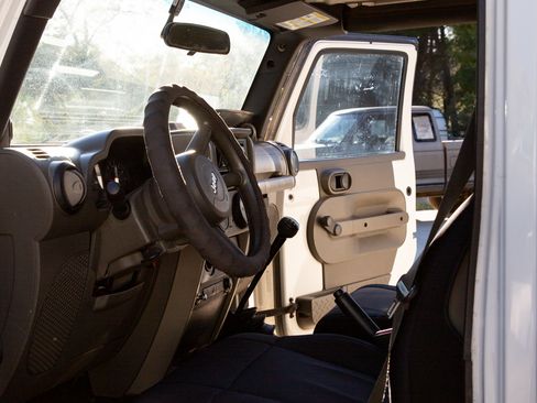 Used 2008 Jeep Wrangler Unlimited X image 8