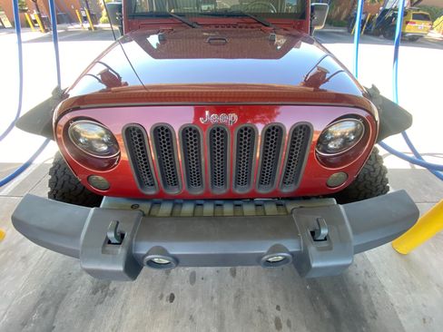 Used 2010 Jeep Wrangler Sahara image 32