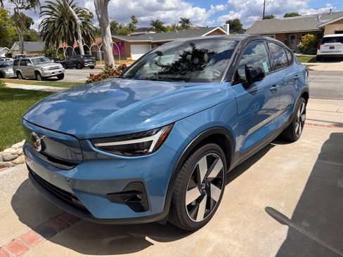 Used 2022 Volvo C40 P8 Recharge Ultimate AWD/4WD image 1