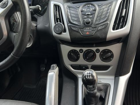 Used 2013 Ford Focus SE image 6