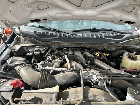 Used 2019 Ford F250 XL w/ STX Appearance Package image 5