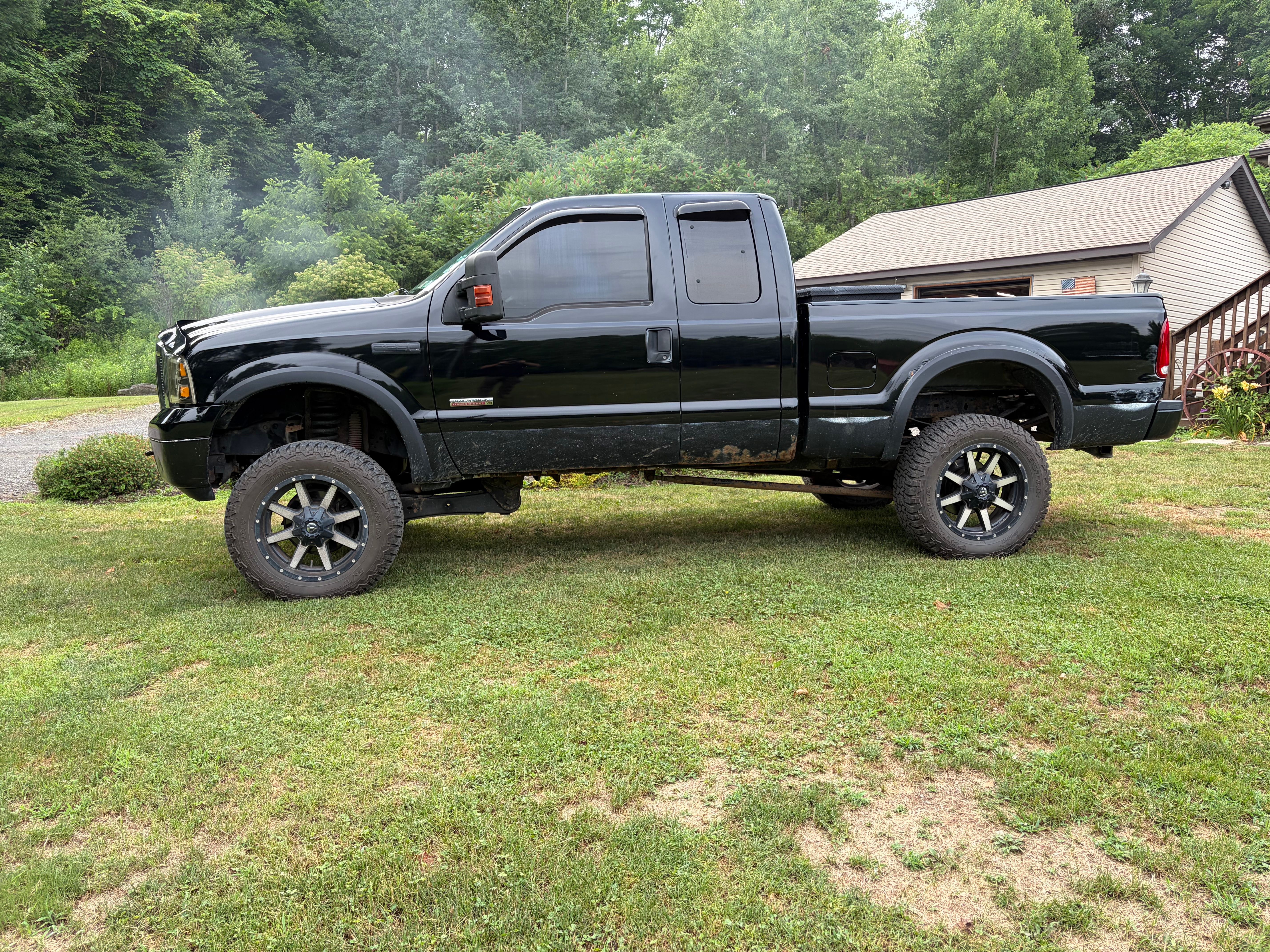 Used 2005 Ford F250 XLT AWD/4WD image 1