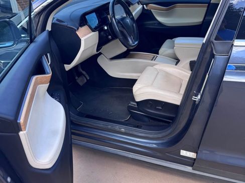 Used 2018 Tesla Model X 100D image 8