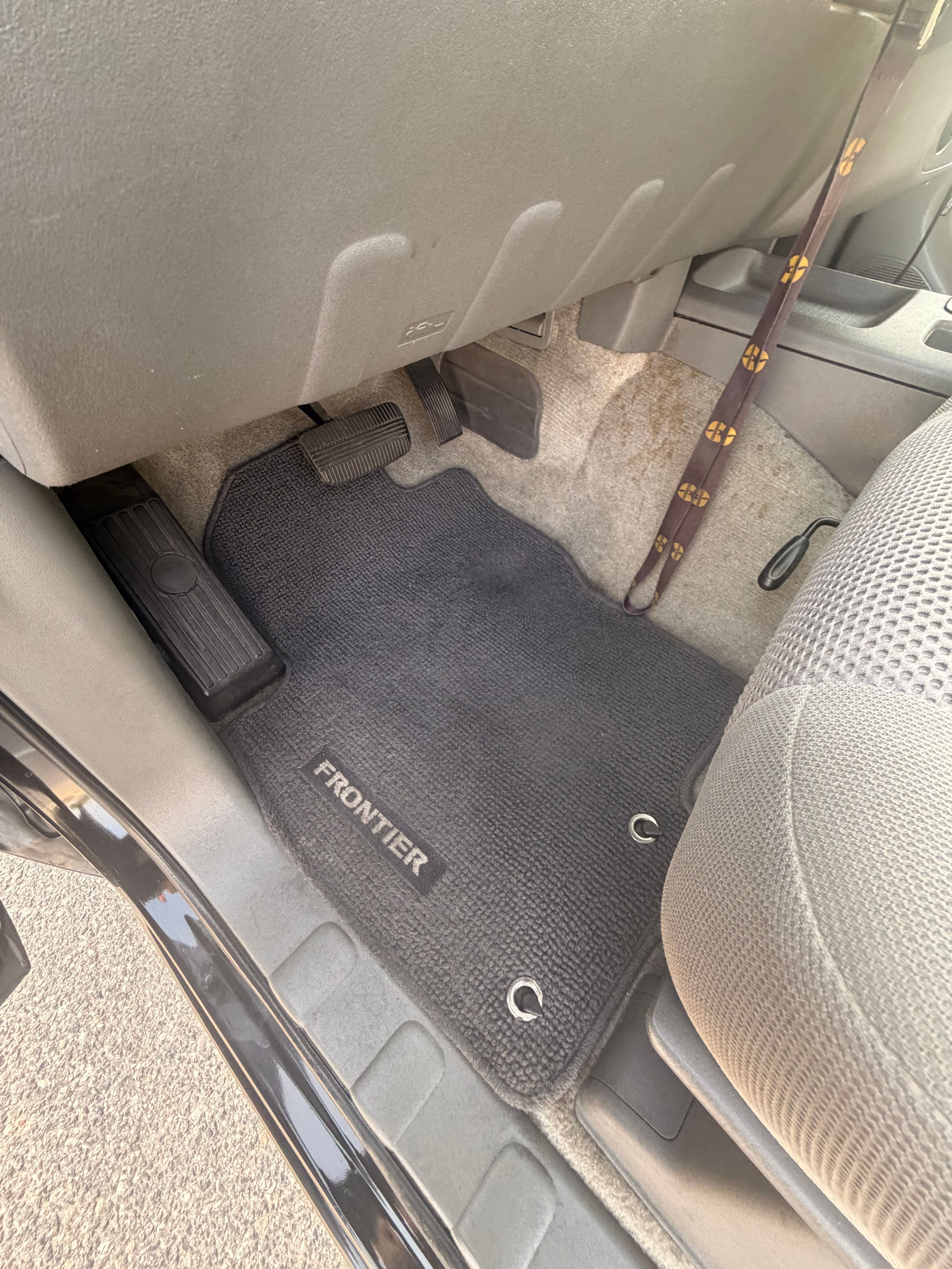 Used 2014 Nissan Frontier SV AWD/4WD image 10