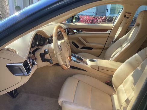 Used 2014 Porsche Panamera 4 image 15