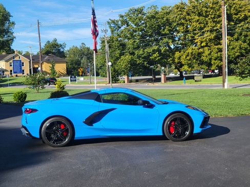 Used 2021 Chevrolet Corvette Stingray Preferred Conv w/ 2LT RWD image 9