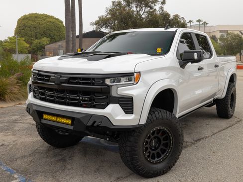 Used 2024 Chevrolet Silverado 1500 LT Trail Boss w/ LT Trail Boss Premium Package image 1