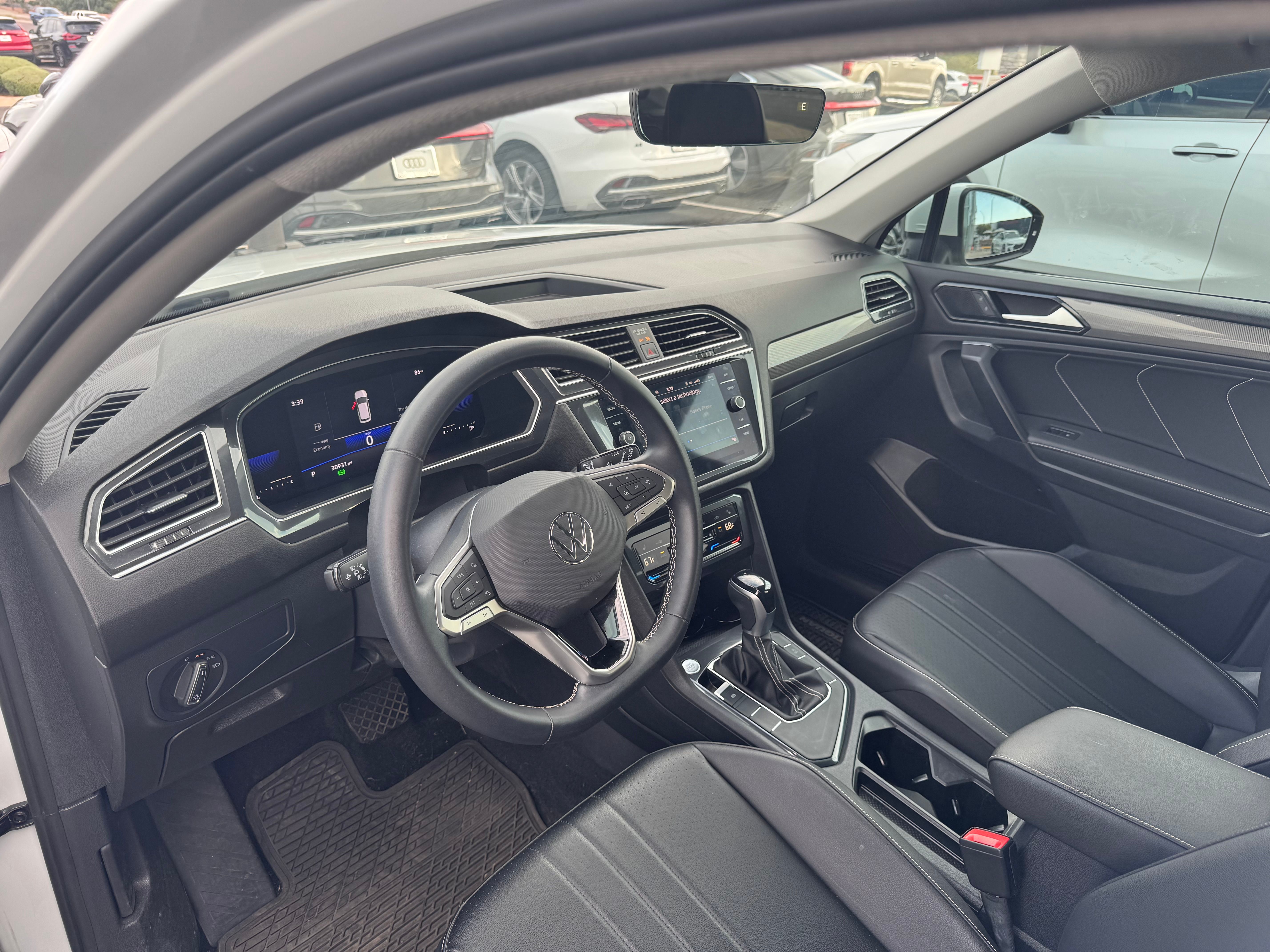Used 2022 Volkswagen Tiguan SE FWD image 9